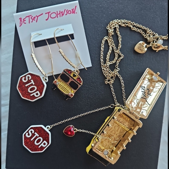 BETSEY JOHNSON SET Mismatched School Bus & Stop Sign Earrings & Bus Necklace NWT - Picture 2 of 3